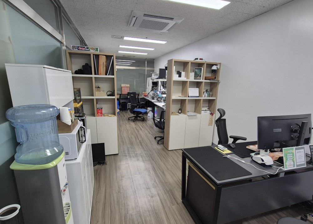 AZFIX 매장 내부